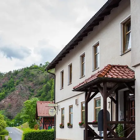 Pensión & Bohlenblick 3*