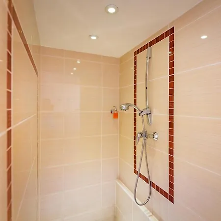 Pensión & Bohlenblick